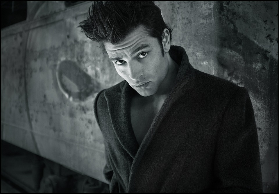 禁断の恋をする男性